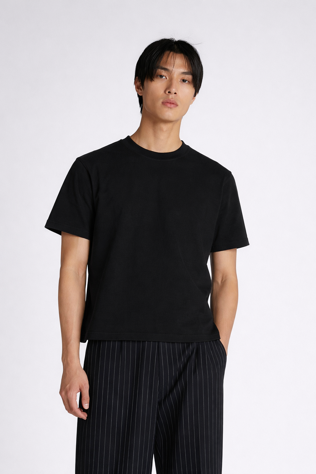 CROPPED FITTED TEE - BLACK